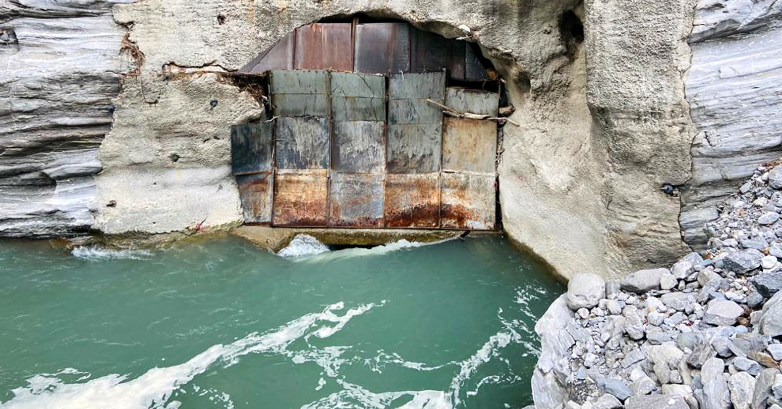 सम्झौता कार्यन्वयन नभएको भन्दै, स्थानीयद्वारा मेलम्चीको पानीमा रोक  Barnanmedia