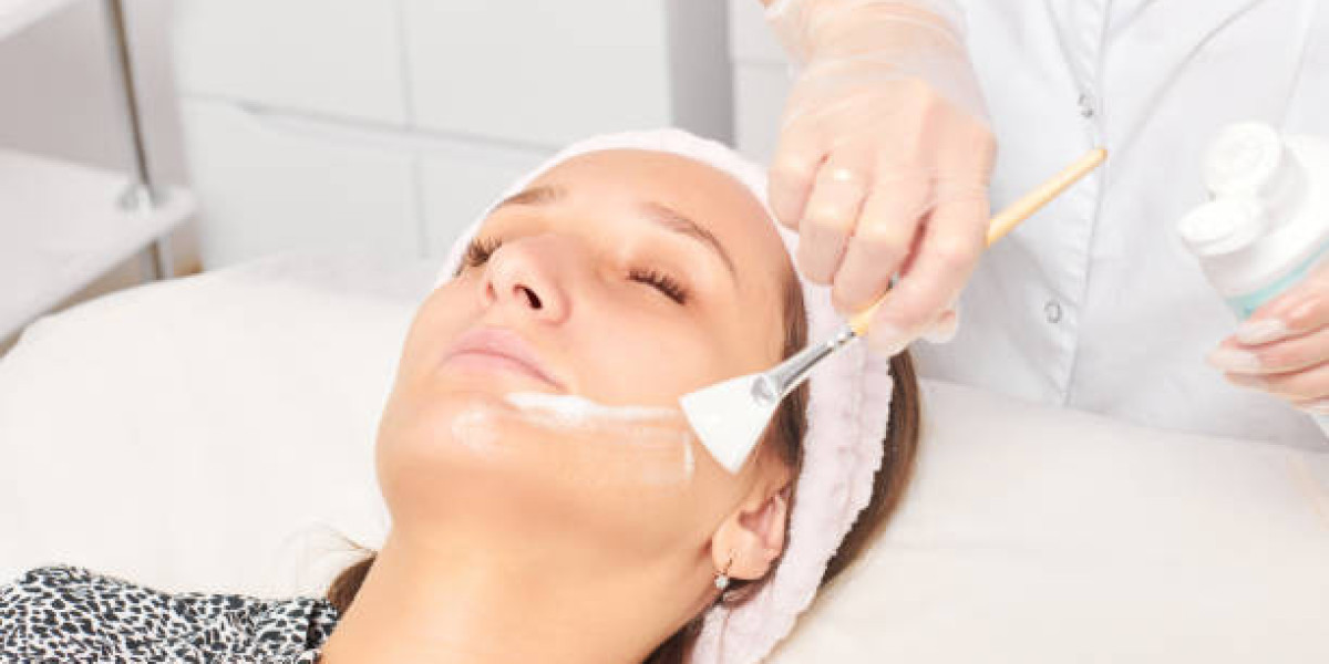 Chemical Peels for Improving Skin Radiance and Fresh Appearance