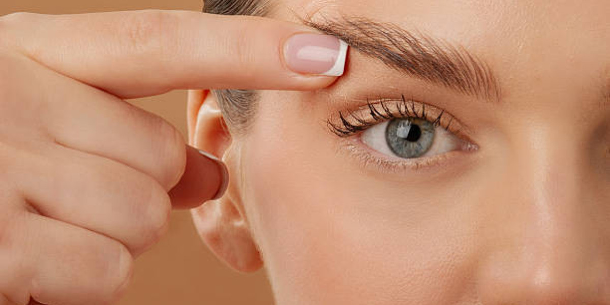 How Eyelid Surgery Can Transform Your Appearance in Riyadh