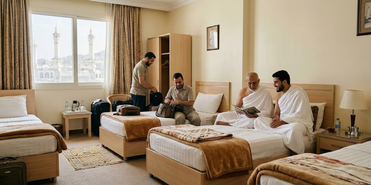 Everything UK Pilgrims Should Know Before Booking Umrah Packages