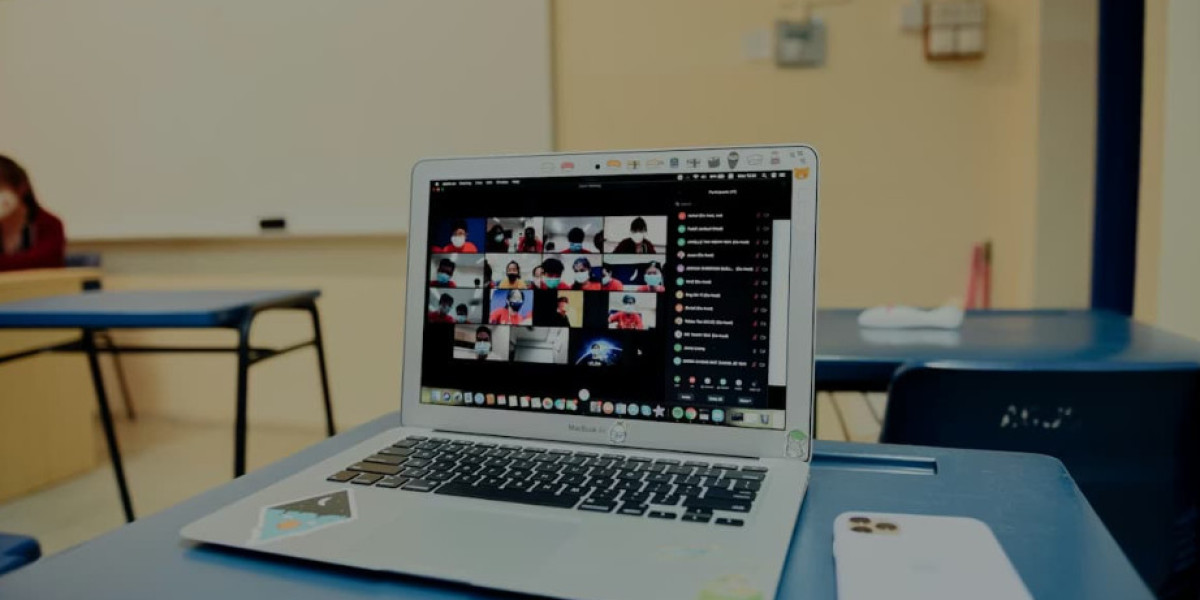 E-Learning Works for Some and Fails Others. A New Study From an Effat University Researcher Explains Why.